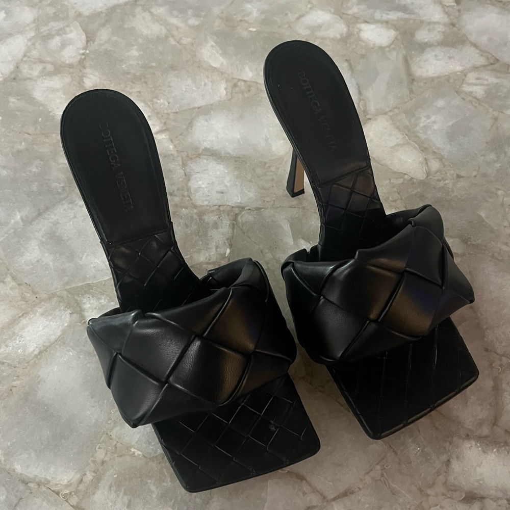 Bottega Veneta heels // size 40